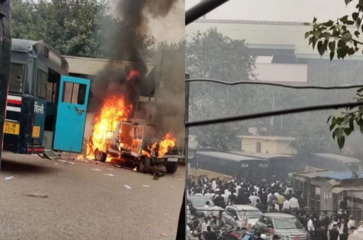 तीस हजारी कोर्ट में पुलिस और वकीलों में हिंसक झड़प, कई गाड़ियां फूंकीं