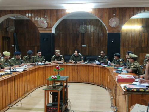 बहराइच पुलिस अधीक्षक  लाईन में माह अक्टूबर का अपराध गोष्ठी का आयोजन किया गया।।नसीम खान।।।