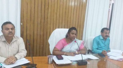 सुल्तानपुर कृषक, क्रय केन्द्रों पर धान विक्रय कर लाभ उठायें -जिलाधिकारी।
