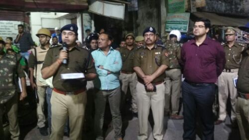 आयुक्त व डीआईजी ने अन्य अधिकारियों व पुलिस बल के साथ पैदल किया नगर का भ्रमण।।।नसीम खान।।।
