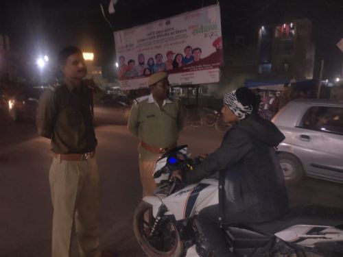 बहराइच पुलिस अधीक्षक के निर्देश पर चलाया गया यातायात चेकिंग अभियान। रिपोर्ट :- पंकज कुमार सिंह।