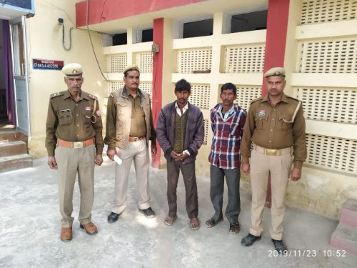 बहराइच विशेश्वरगंज थाना पुलिस ने दो वारंटी को किया गिरफ्तार। रिपोर्ट पंकज कुमार।