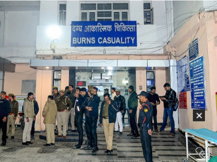 उन्नाव गैंगरेप पीड़िता की सफदरजंग अस्पताल में मौत, कल भाई से कहा था- दोषियों को छोड़ना नहीं