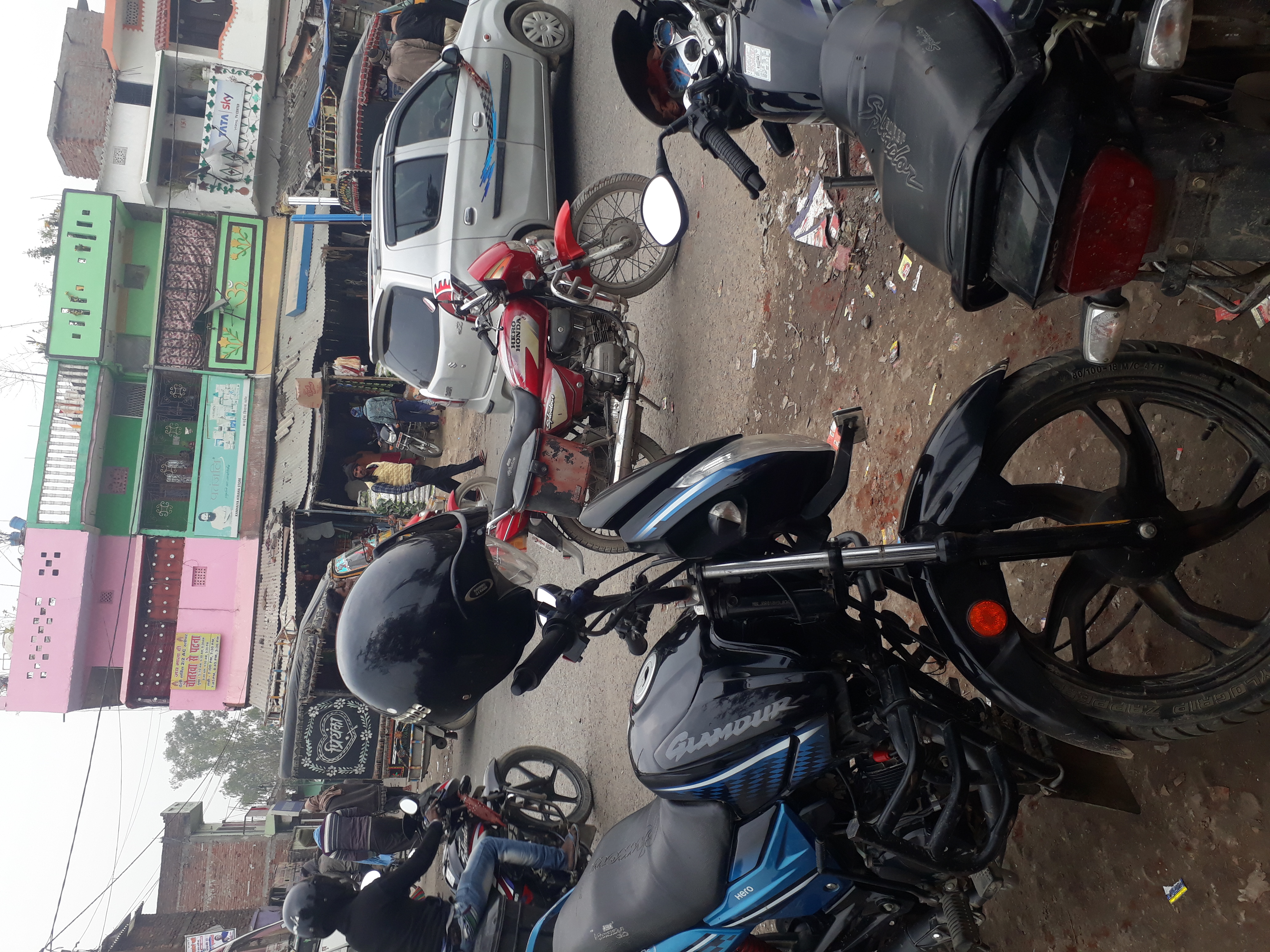 स्थानीय चौक पर जाम कि समस्या से निजात मिलने का नाम नहीं 