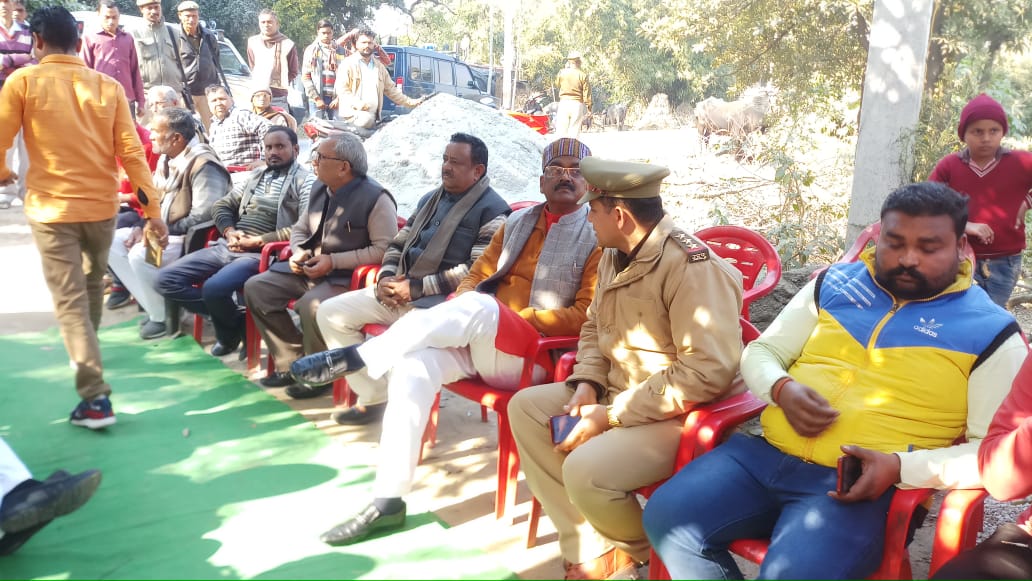 स्वर्गीय सूरज दीक्षित पुष्पांजलि का कार्यक्रम आयोजित किया गया