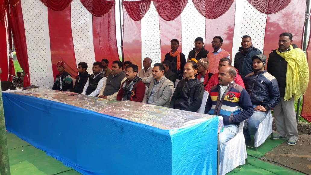 गणतंत्र दिवस के अवसर पर भारतीय जनता पार्टी के युवा नेता आशीष मिश्रा मोनू भैया ने गरीब लोगों की फरियाद सुनी