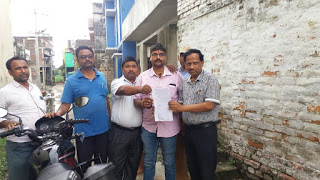 मुहल्लेवासी ने सभापति एवं वार्ड पार्षद पर लगाया भेद-भाव बरतनेे का आरोप 