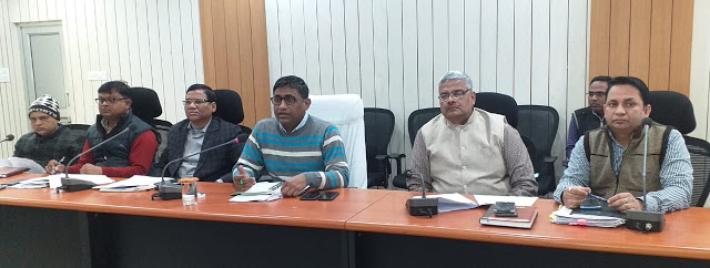  बेतिया ,जिले में कुल-33 केन्द्रों पर 3 फरवरी से शुरू होगी इंटरमीडिएट परीक्षाघड़ी, जूता-मोजा पहनकर नहीं आएंगे परीक्षार्थी
