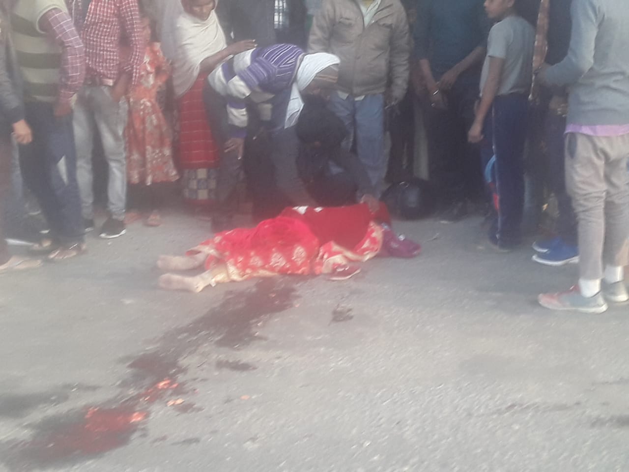 मोटरसाइकिल और ट्रक का भीषण एक्सीडेंट