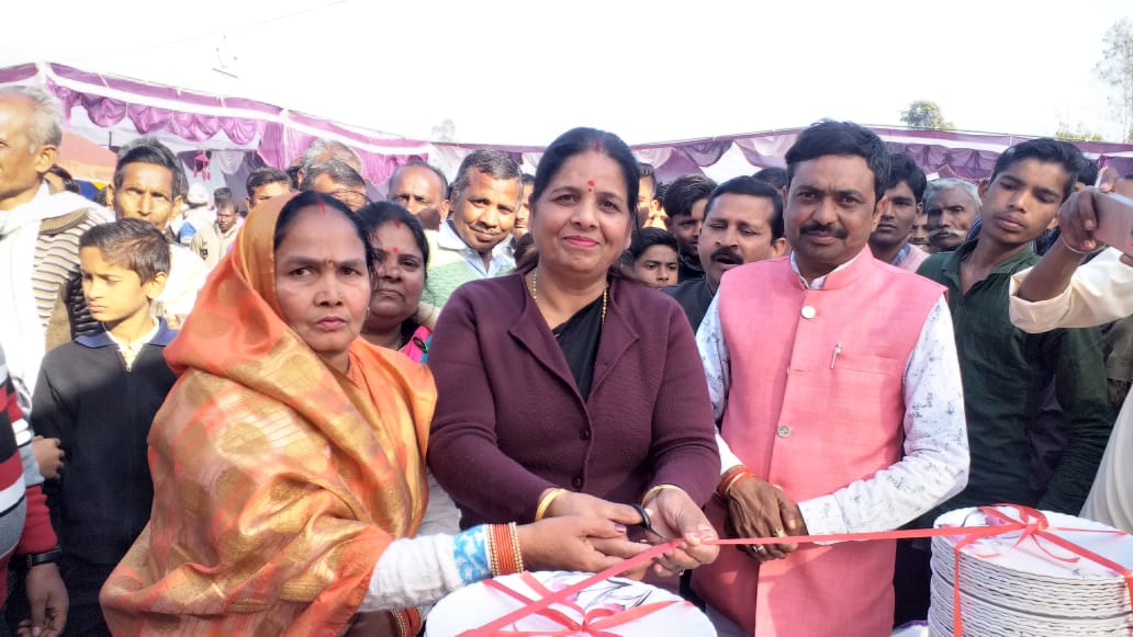 सामाजिक समर सत्ता खिचड़ी भोज का आयोजन मीनाक्षी अग्रवाल द्वारा शुभारंभ