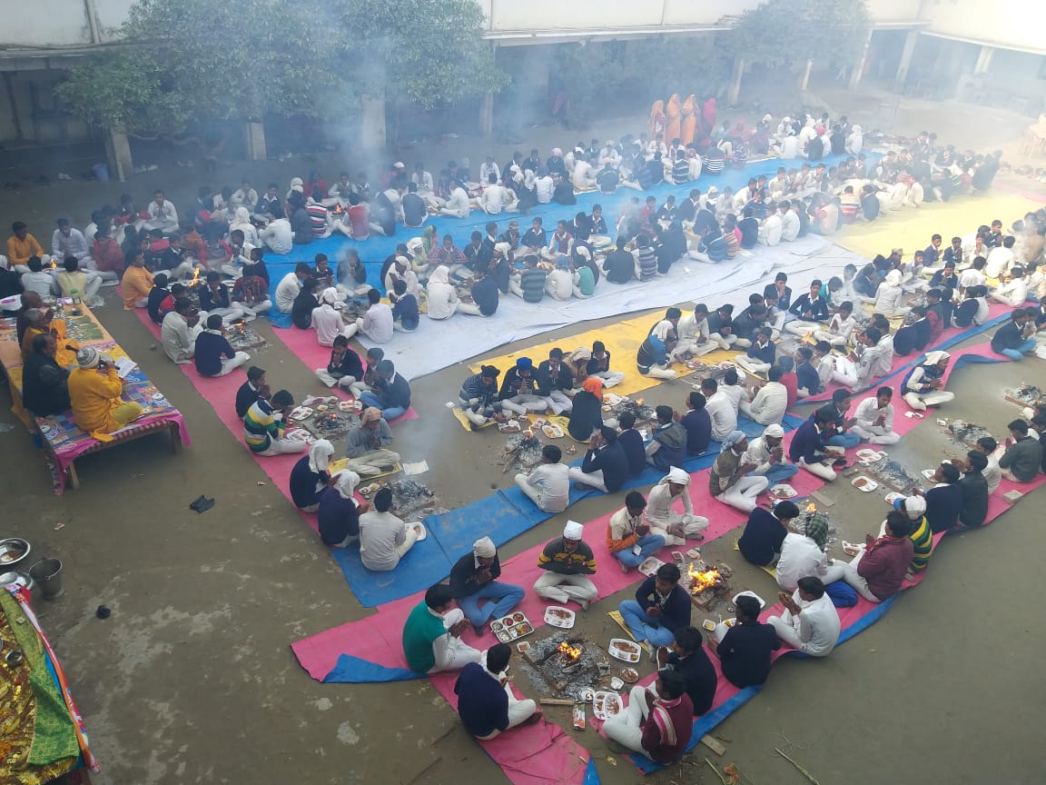 द्वारका प्रसाद गायत्री इंटर कॉलेज की अनूठी पहल महायज्ञ का आयोजन किया गया