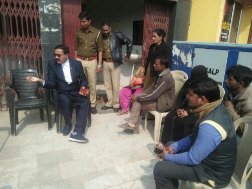 जनपद श्रावस्ती के सभी ब्लाकों  से आए हुए क्षेत्र के ग्रामीणों की जनसमस्याओं को अपने आवास पर सुना व तत्काल संबंधित अधिकारियों से फोन के माध्यम से बात कर ग