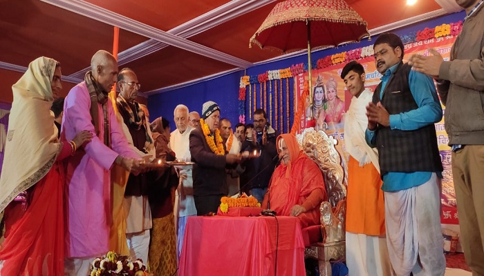  मुजफ्फरपुर।भगवान उद्धार और संत सुधार करते है : जगतगुरु