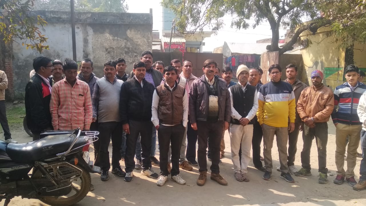 व्यापारी की मृत्यु हो जाने पर मितौली के समस्त व्यापारियों ने आत्मा की शांति हेतु ईश्वर से प्रार्थना की