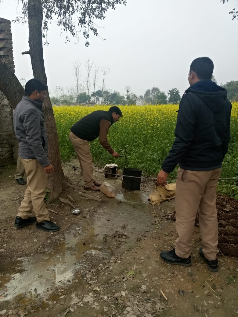 शराब माफियाओं के खिलाफ चल रहा आबकारी विभाग का हंटर