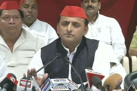 आचार्य नरेन्द्र देव की जयंती पर अखिलेश यादव ने उनकी पौत्र वधू मीरा तलवार वर्धन को लखनऊ में मेयर उम्मीदवार बनाने की घोषणा की