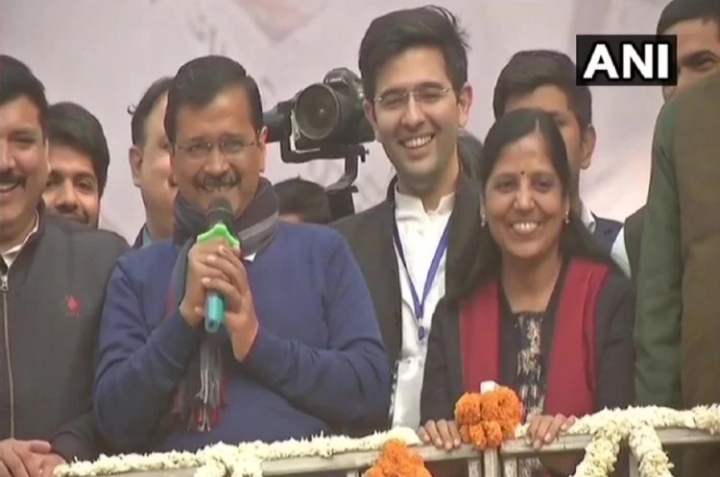 केजरीवाल ने दिल्ली की जनता को कहा आई लव यू