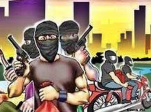 (छत्तीसगढ़) हाथ-पैर बांधकर लूट ले गए 50 लाख, पुलिस हिरासत में हैं आरोपित।