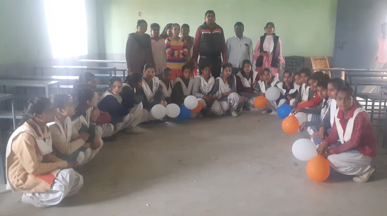 जयराम सिंह इंटर कॉलेज में छात्र छात्रों का विदाई समारोह मनाया गया