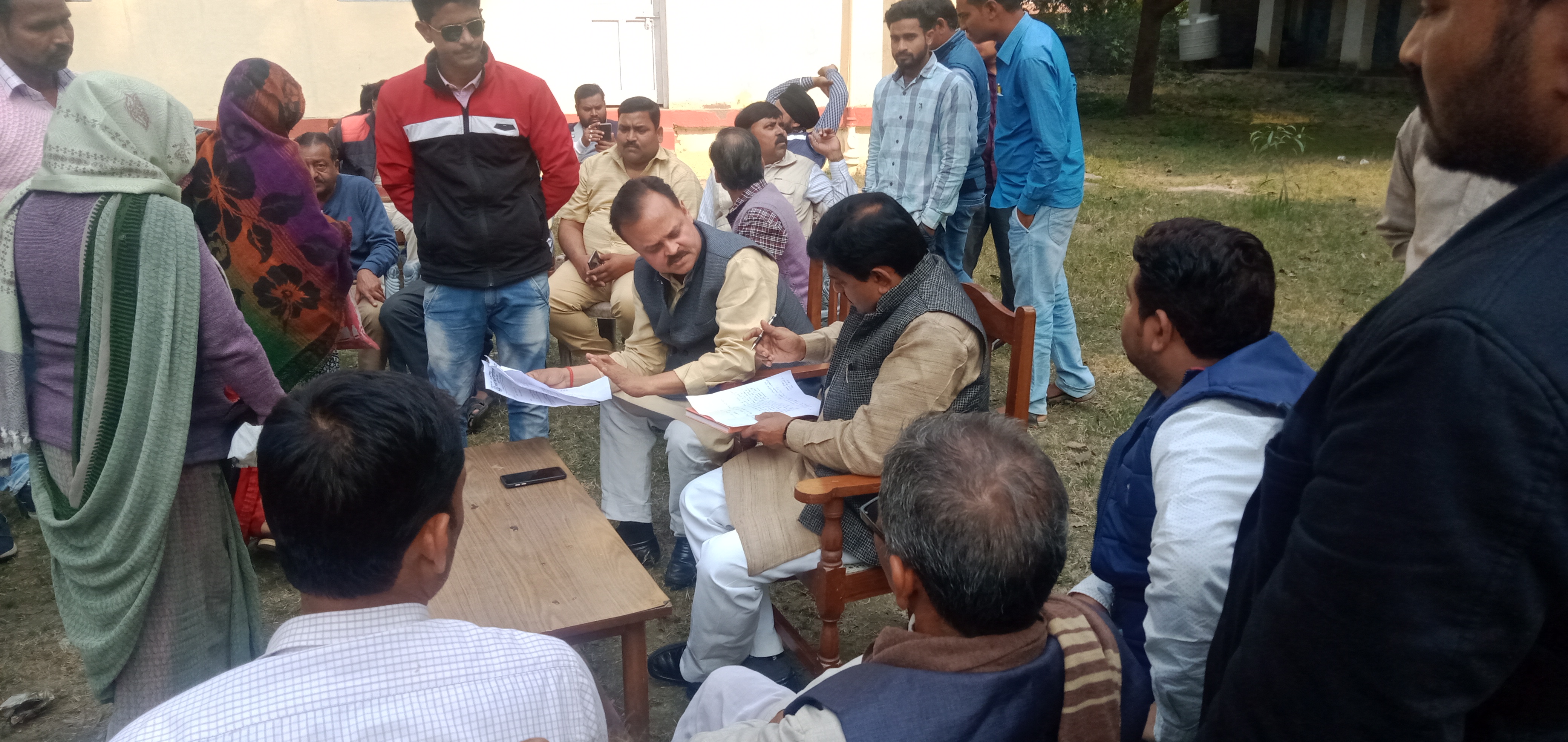 निघासन गेस्ट हाउस खीरी लोकसभा सांसद अजय मिश्र टेनी जी ने जनता दरबार लगाया