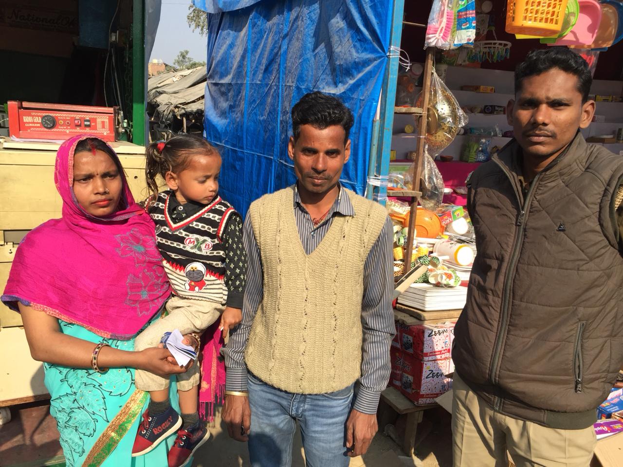 सिपाही की सक्रियता के चलते गुम हुआ 4 वर्षीय अबोध बालक सुरक्षित परिजनों से मिलवाया परिजनों ने सिपाही की जमकर की सराहना