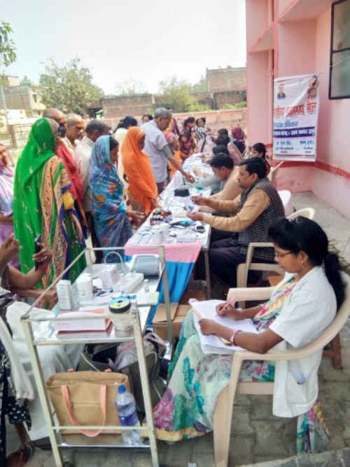 बहराइच पयागपुर सामुदायिक स्वास्थ्य केंद्र के चार उप स्वास्थ्य केंद्रों पर किया गया मुख्यमंत्री आरोग्य  मेले का आयोजन। 
