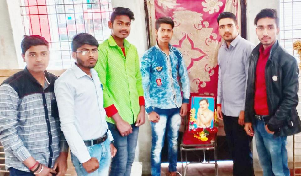  बेतिया।अविस्मरणीय युवा क्रांतिकारी चंद्रशेखर आजाद की पुण्यतिथि भारतीय आजाद के नेतृत्व में भावपूर्ण तरीके से मनाई गई।।