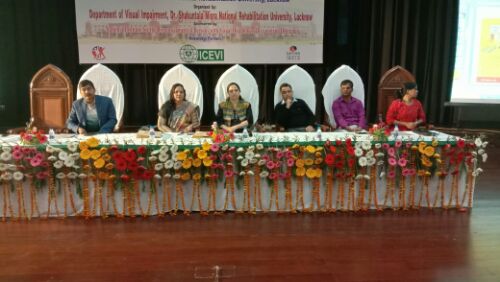  डी0एस0एम0एन0आर0यू0 में चल रहे अन्तर्राष्ट्रीय सम्मेलन के दूसरे दिन 21 व्याख्यान  एक प्लेनरी सेशन एवं पैनल डिस्कशन का दौर चला....नसीम खान...