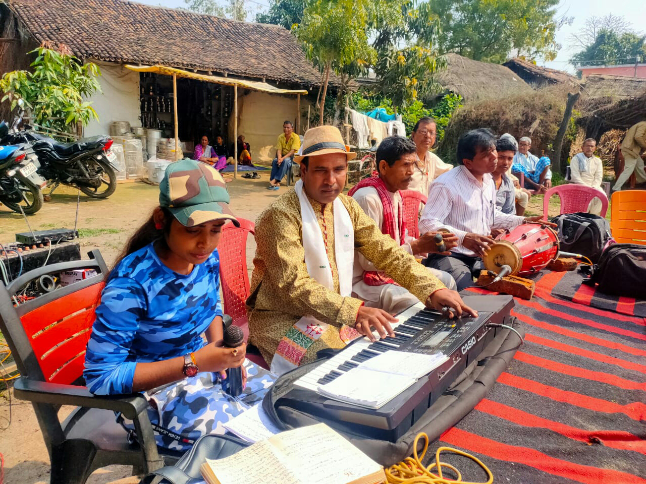 बगहा पुलिस जिला के थाना क्षेत्रों में सामुदायिक पुलिसिंग के तहत नुक्कड़ नाटक एवं जागरूकता हेतु विभिन्न कार्यक्रमों का आयोजन किया जा रहा है।