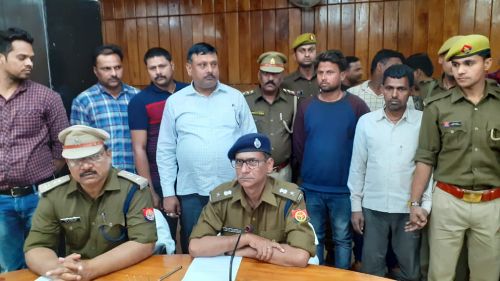 लूट/चोरी की घटना  करने वाले अन्तर्रजनपदीय गैंग के 02 शातिर  गिरफ्तार। रिपोर्ट :- पंकज कुमार सिंह।