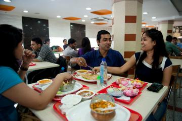 अब रेस्टोरेंट में खाना हुआ इतने रुपए सस्ता