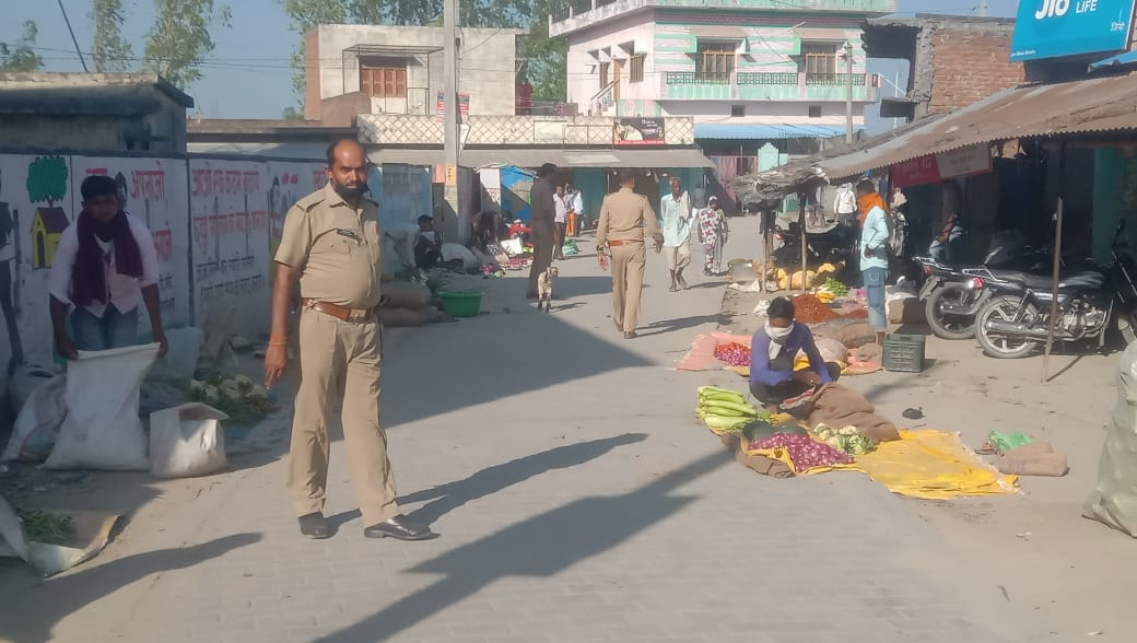 लाक डाउन के मद्देनजर सप्ताहिक बाजारों पर पुलिस की पैनी नजर