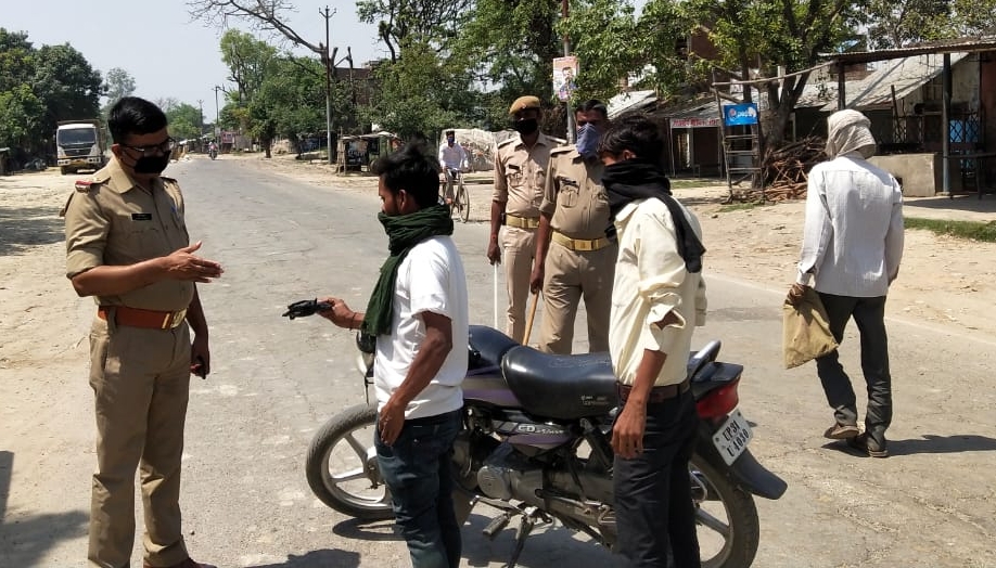 गोला कोतवाल व थाना प्रभारी हैदराबाद ने किया आइसोलेशन वार्डों का निरीक्षण