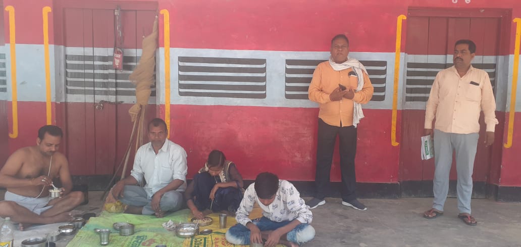 ग्राम पंचायत अधिकारी ने ग्राम प्रधानों संग किया क्बारंटीन वार्डों का निरीक्षण
