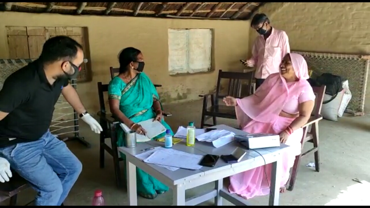 बाल परियोजना प्रभारी मंजू , रानी वर्मा ने कोटे का किया निरीक्षण