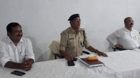 सोसल डिस्टेंस" व  लॉक डाउन" का अनुपालन नहीं करने वालों पर सख्ती : सूर्यकांत चौबे।।