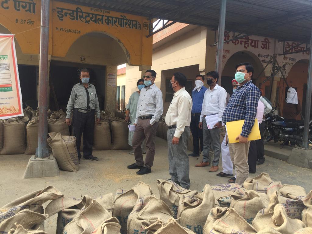गेहूं केंद्रों पर हो सभी व्यवस्थाएं, एडीएम वित्त ने केंद्र संचालकों को लगाई फटकार