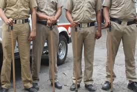 शराब बिक्री का भंडाफोड़ होने के बाद चौकी से भागे छह सिपाही