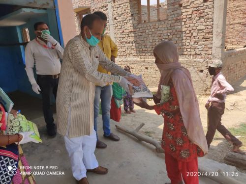 विधायक तुलसीपुर ने पुष्टाहार वितरण कार्यक्रम का किया शुभारंभ।