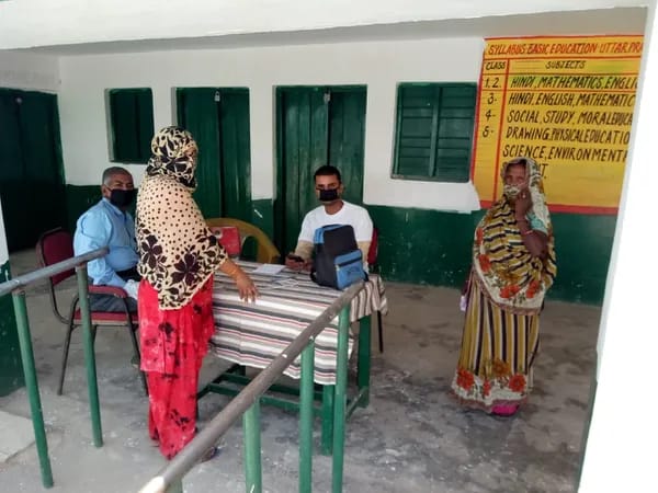 दो दिवसीय कैंप डाक विभाग द्वारा प्राथमिक विद्यालय बिजुवा में आधार द्वारा ₹100 से ₹10000 तक कैंप लगाकर बैंकों का भुगतान किया गया