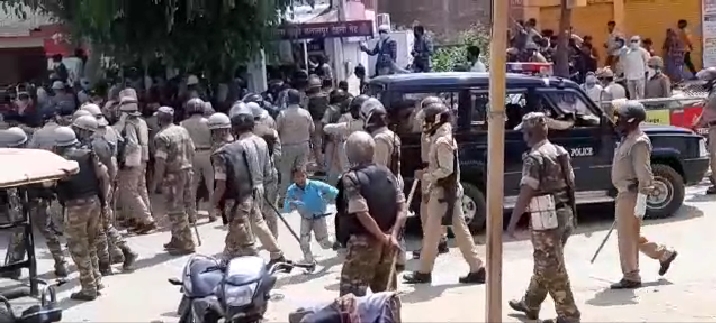 पुलिस की पिटाई से युवक की मौत ,आक्रोशित परिजनों ने शव रखकर लगाया जाम