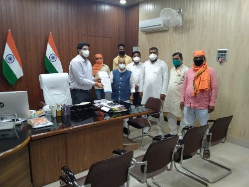 महसी के भाजपा पदाधिकारियों व कार्यकर्ताओं ने कोविड केयर फंड में दी 16 लाख की सहयोग राशि।