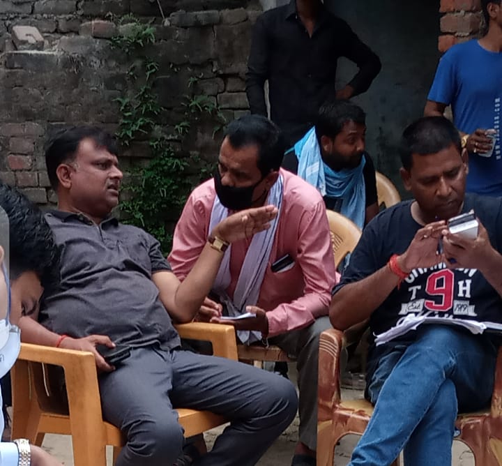 बेतिया : प्रधानमंत्री खाद्यान्नसुरक्षा योजना के तहत वंचित राशनकार्ड धारियों के खाता में ₹1000 भेजने में कोताही नहीं बरतें:- एसडीएम विद्या नाथ पासवान ।।