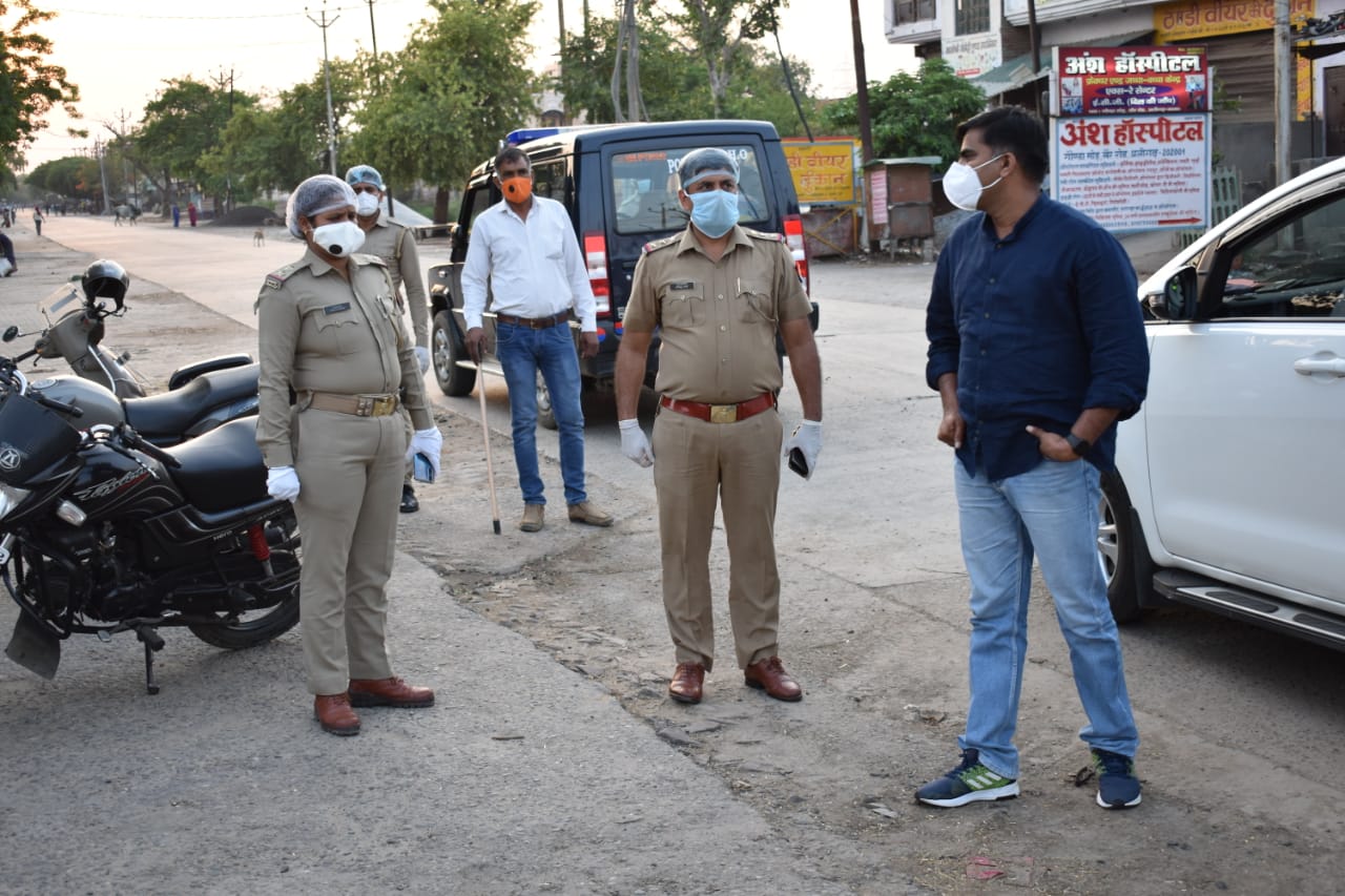 अलीगढ़ कप्तान ने हॉटस्पॉटों का किया भ्रमण ,पुलिसकर्मियों का बढ़ाया उत्साह 
