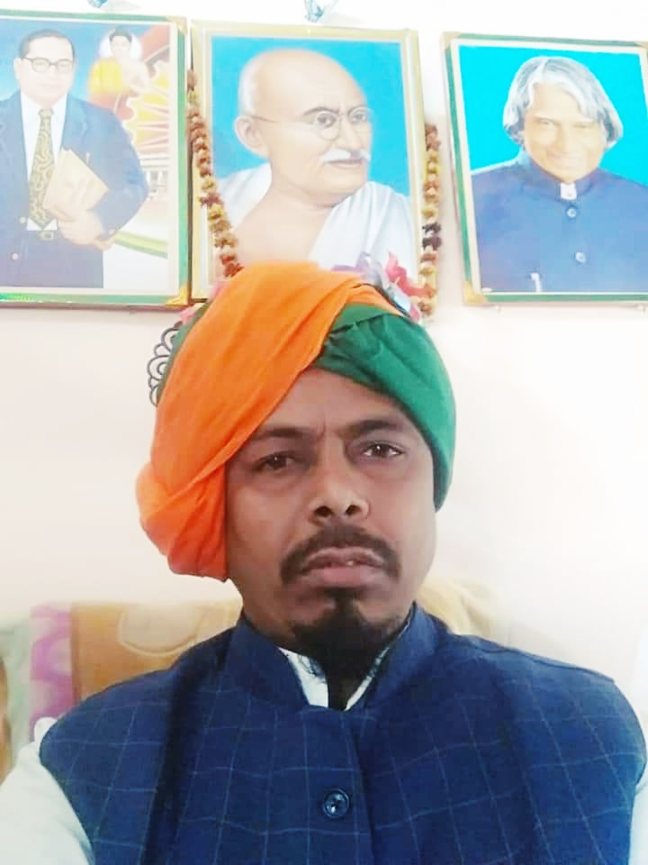 शराब बेचते समय चुनाव वाली स्याही शराब खरीदार की ऊगंली पर लगाई जाये !अकबर नबी इदरीसी