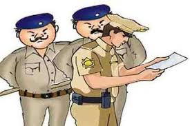 युवती ने थाने में किया जमकर हंगामा...बोली-भाजपा नेता के बेटे ने दुष्कर्म किया