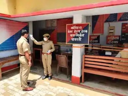 श्रावस्ती: कोरोना से बचाव के लिए पुलिस कार्यालयों में शुरू हुई स्क्रीनिंग।