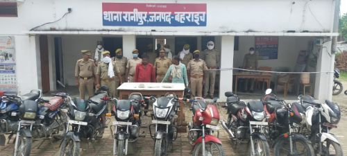 बहराइच चोरी की बाइक के साथ दो शातिर चोर गिरफ्तार। 