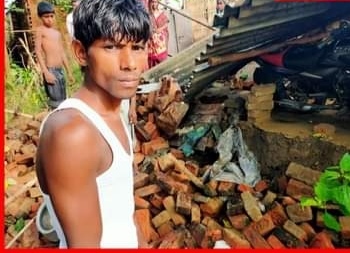 व्रजपात से मकान छतिग्रस्त