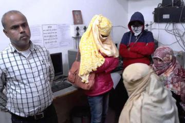 सेक्स रैकेट का भंडाफोड़, गेस्ट हाउस में चार लड़कियां आपत्ति‍जनक हालत में मिली
